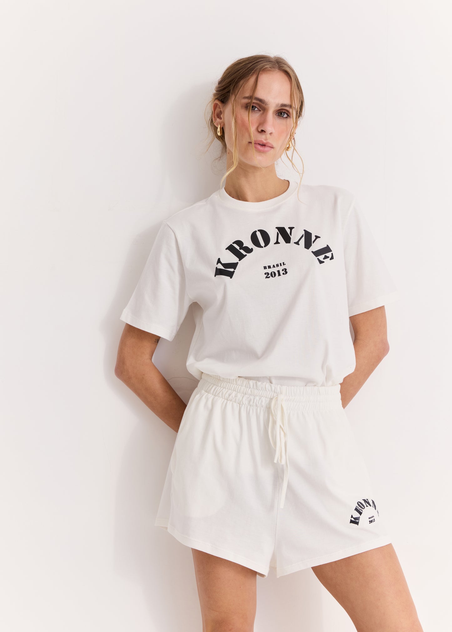 CONJUNTO T-SHIRT KRONNE E SHORT