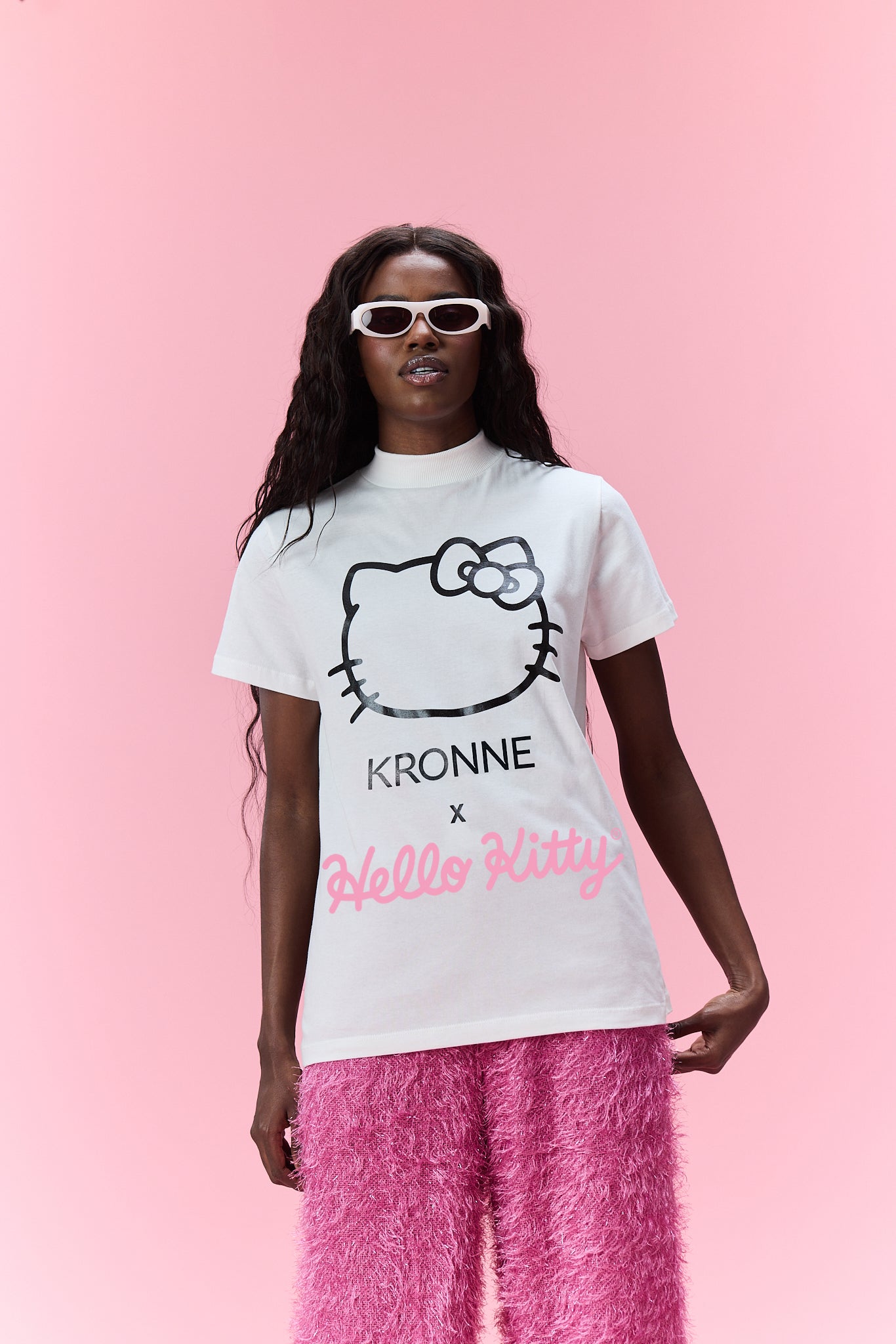 T-shirt gola alta Kronne x Hello Kitty