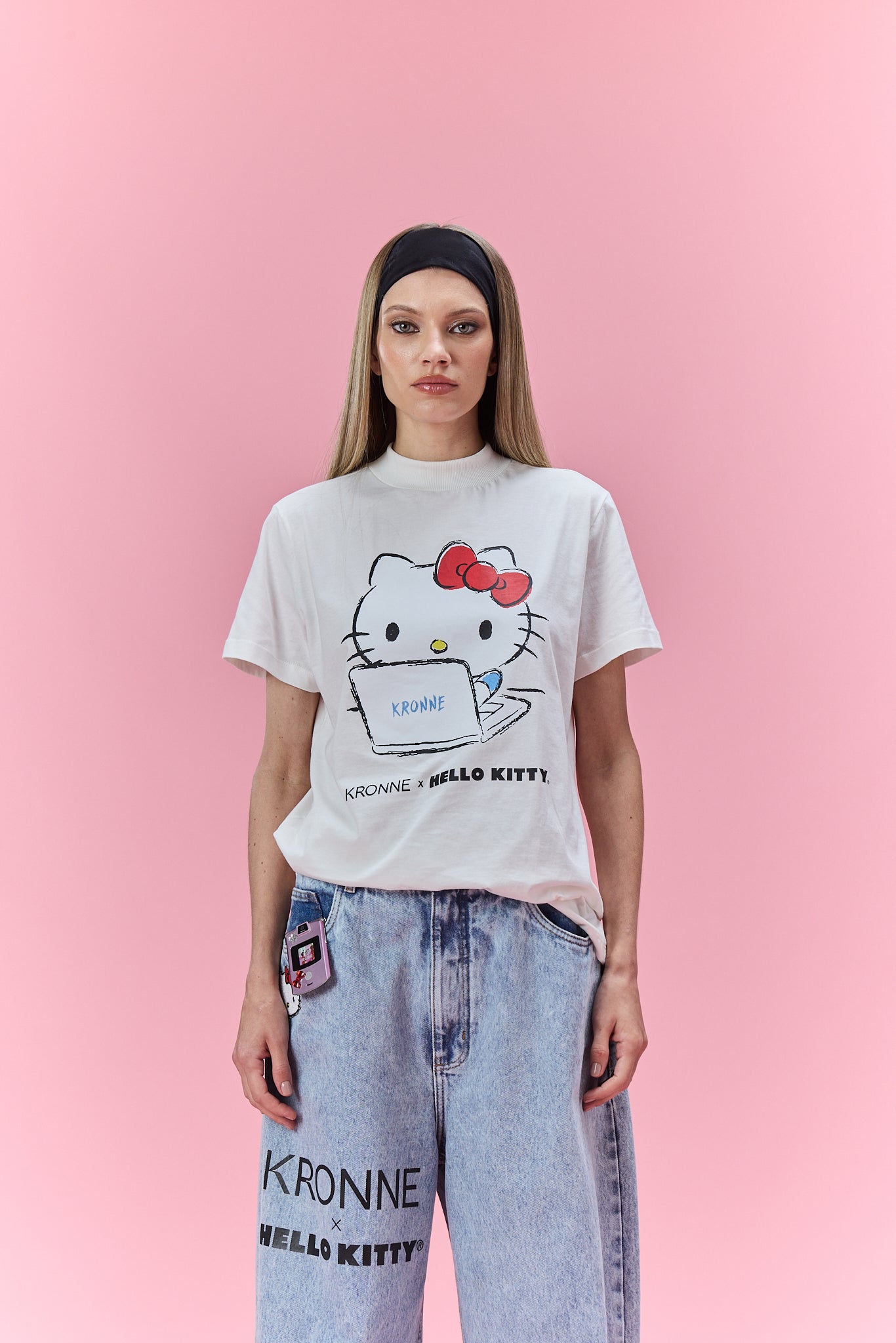 T-shirt gola alta Kitty office