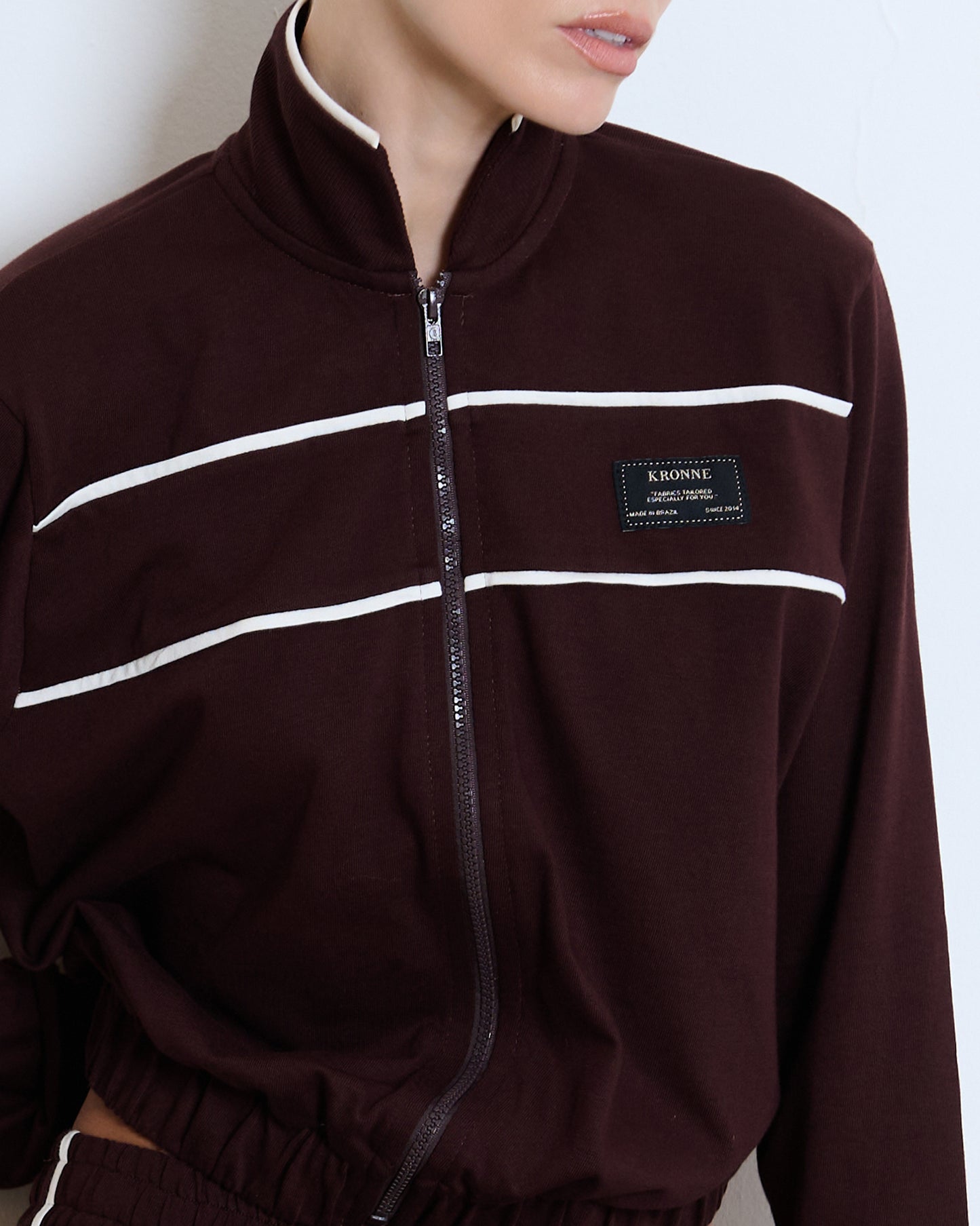 CONJUNTO CASACO E CALÇA COM VIÉS KRONNE