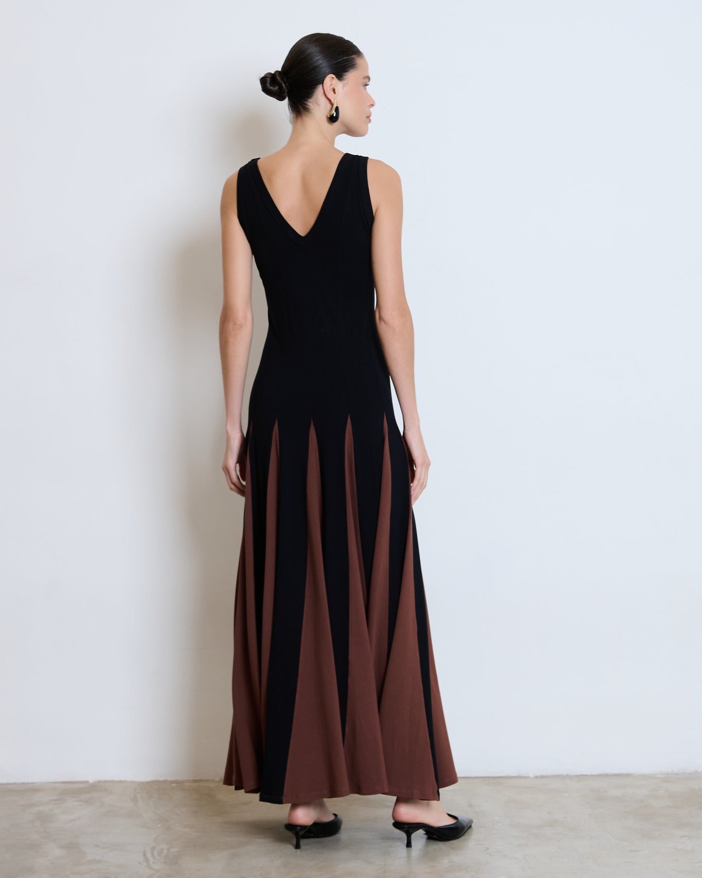 VESTIDO LONGO COM NESGAS KRONNE