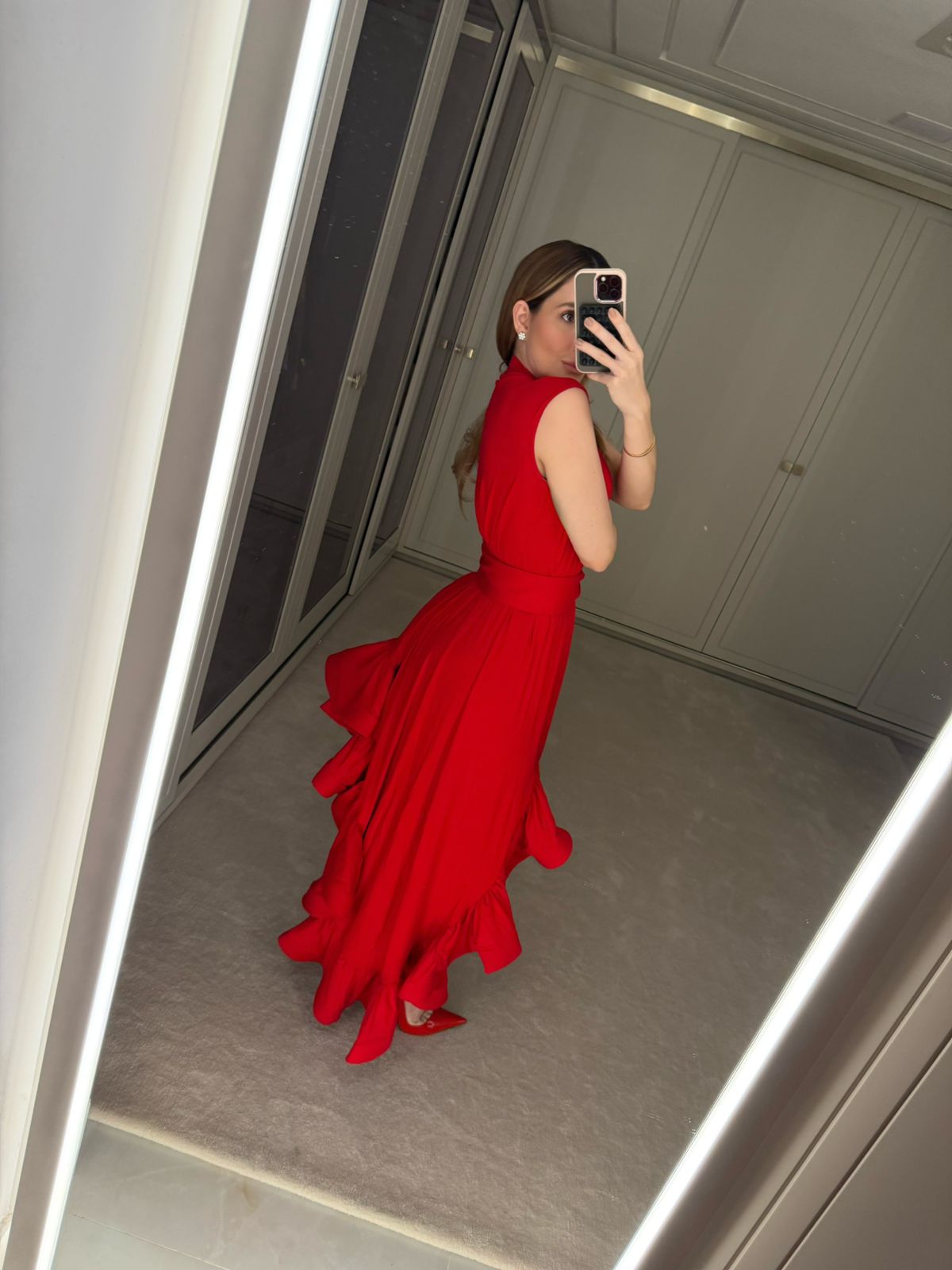 VESTIDO GOLA ALTA COM BABADO CASCATA KRONNE