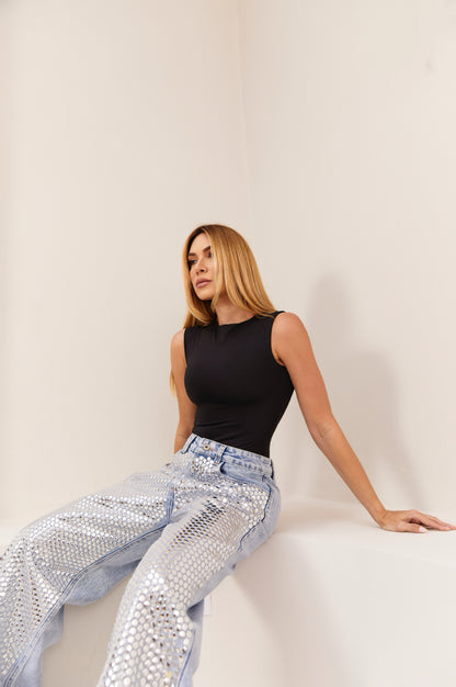 CALÇA JEANS EFEITO METÁLICO