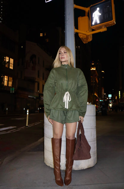 CONJUNTO CASACO GOLA ALTA + SHORT EVASÊ KRONNE