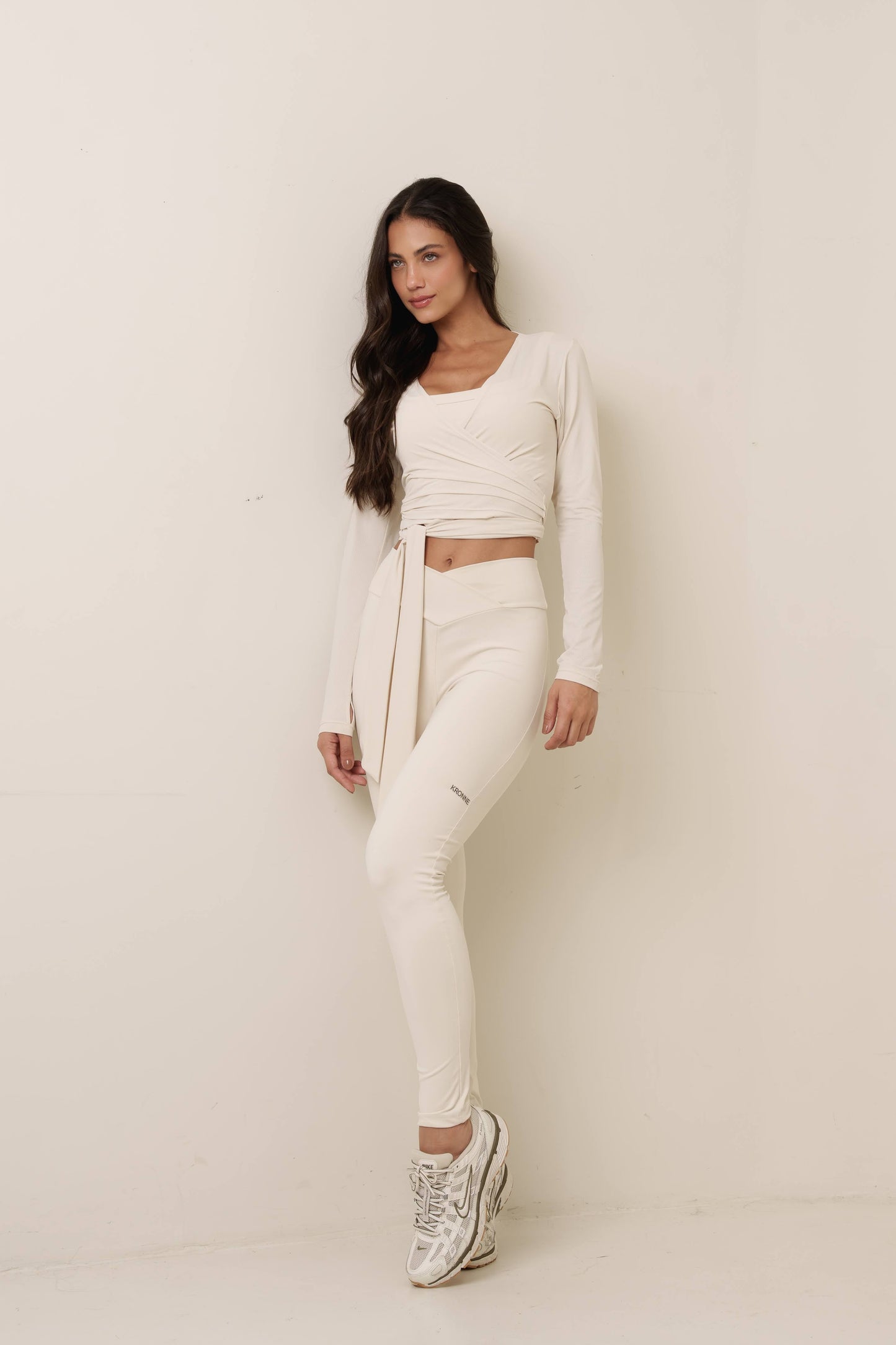 BLUSA CROPPED TRANSPASSADA ESPORTIVA KRONNE