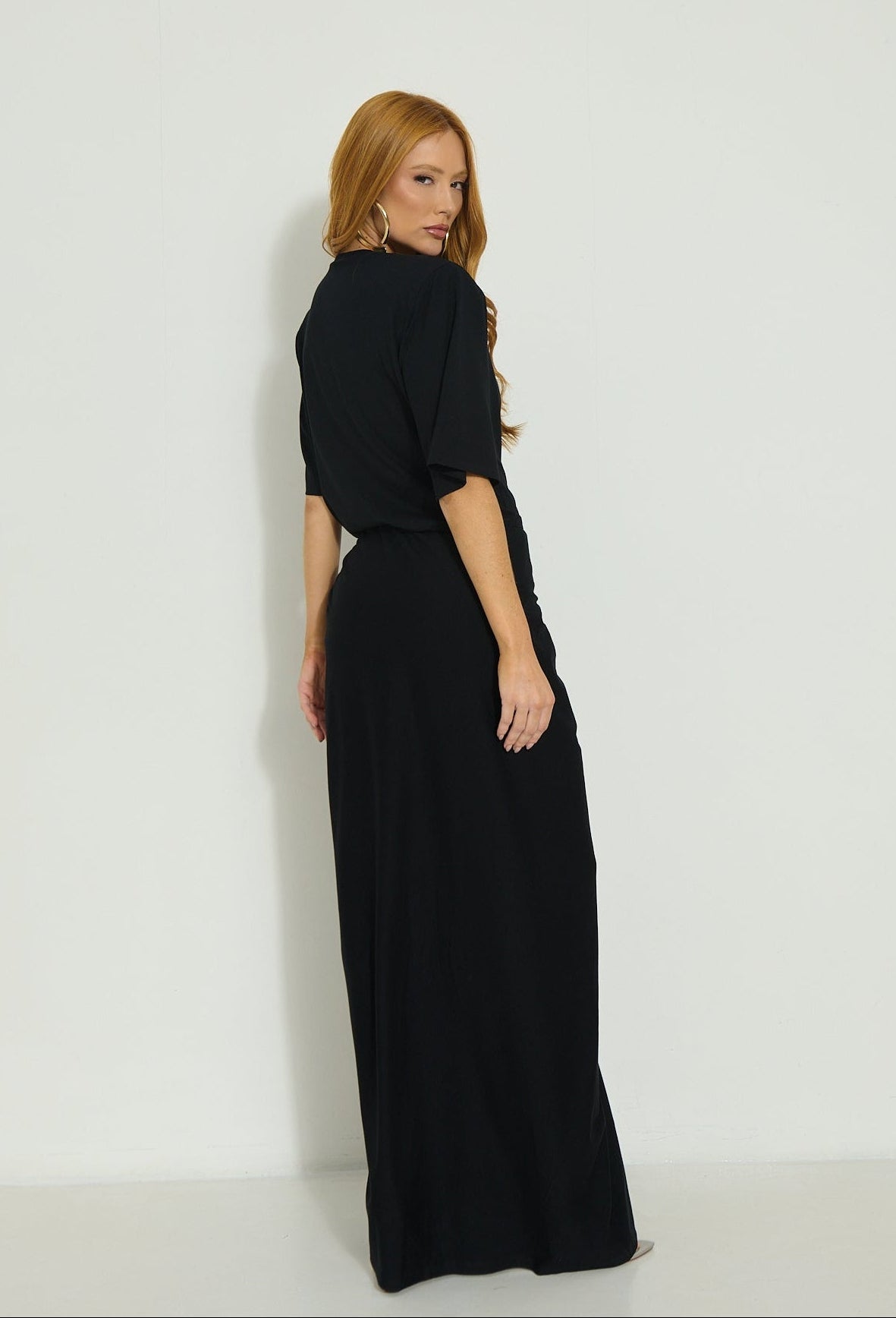 VESTIDO MANGAS AMPLAS COM DRAPEADO LATERAL