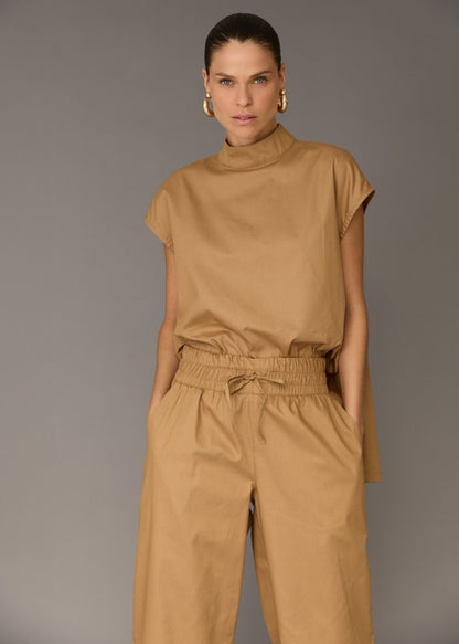 BLUSA GOLA ALTA COM PONTA